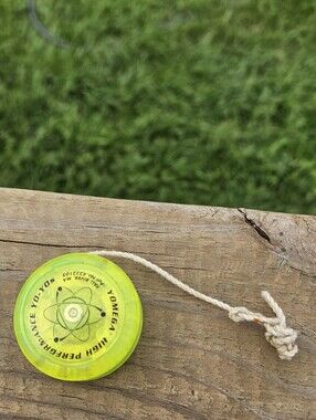 Vintage Yomega Brain High Performance Yo-Yo - Neon Green/Yellow Auto-Return